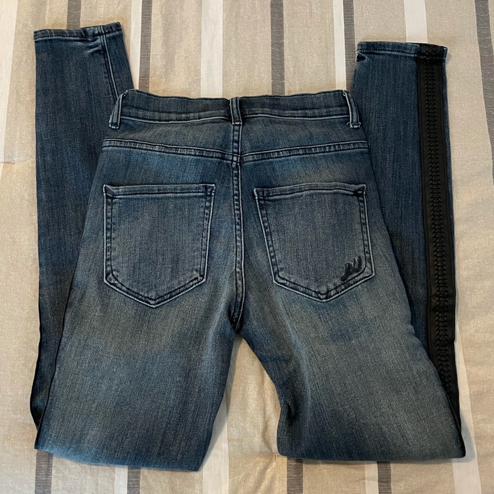 Express High Rise Skinny - Picture 2 of 4